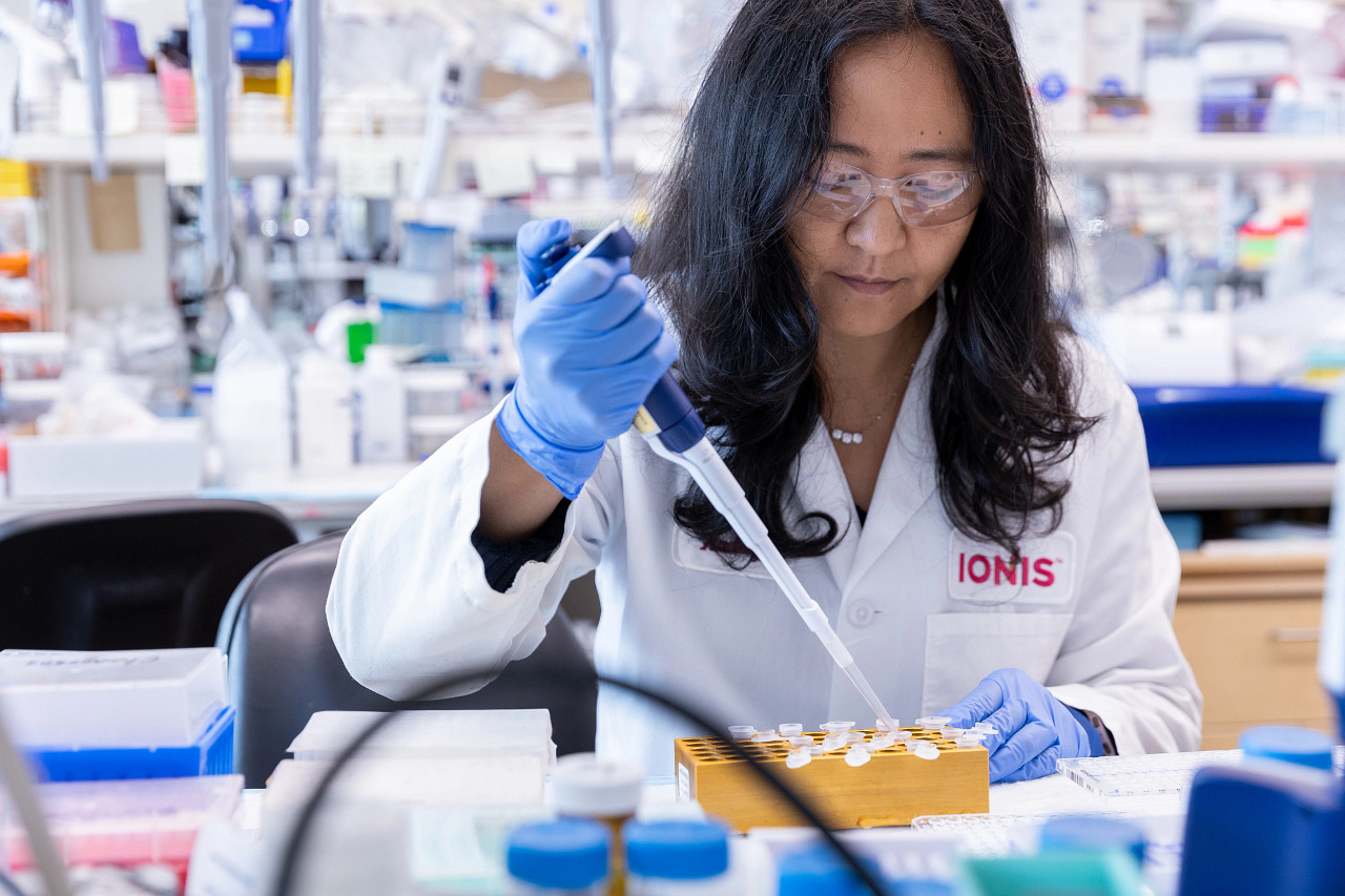 Ionis Scientist in Lab