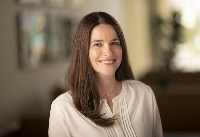 Headshot of Holly Kordasiewicz